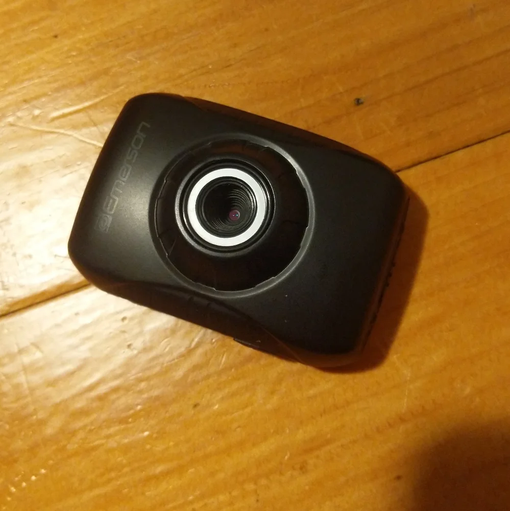 Emerson HD action cam digital video with 32 GB sundisc memory card bundle
